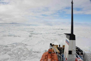 Ανταρκτική: Το παγοθραυστικό εγκλωβίστηκε στους πάγους - Φωτογραφία 1
