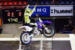 ΜΟΝΑΔΙΚΟ... ΜΗΧΑΝΟΒΙΟ ΘΕΑΜΑ ΣΤΟ ΓΗΠΕΔΟ ΤΗΣ ΛΑΜΠΟΡΑΛ! (PHOTOS)