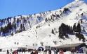 Αχαΐα: Σφύζει από κόσμο από το πρωί το Χιονοδρομικό των Καλαβρύτων