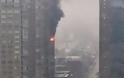 Φωτιά σε ουρανοξύστη στη Νέας Υόρκη - Φωτογραφία 1