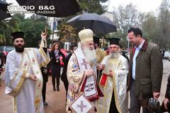 Η τελετή της Κατάδυσης του Τιμίου Σταυρού και το έθιμο των γκαζοτενεκέδων στην Νέα Κίο Αργολίδος