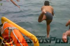Από το Ίππειος στην Μυτιλήνη για να πιάσει το Σταυρό - Πλήθος κόσμου στο Λιμάνι Μυτιλήνης [video]