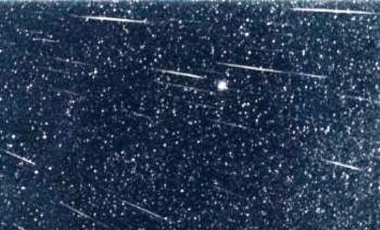 Τριπλό σύστημα άστρων μπορεί να φωτίσει τα μυστήρια της βαρύτητας - Φωτογραφία 1