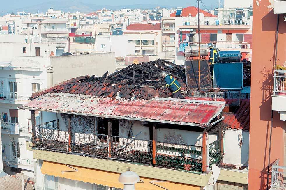 Σε αυτό το σπίτι ο 63χρονος αυτοπυρπολήθηκε σκοτώνοντας τη γυναίκα του και το εγγόνι του 1,5 ετών - Φωτογραφία 2