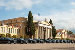 Τα επιβλητικά Audi A8 Long των 500 ίππων της Ελληνικής Προεδρίας...