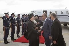 Ο Υπουργός Παιδείας και Θρησκευμάτων αρνήθηκε να ασπαστεί και να υποκληθεί στον Οικουμενικό Πατριάρχη