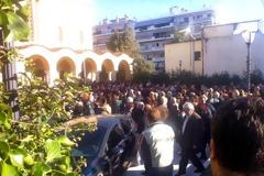Βουβός θρήνος στην κηδεία της 20χρονης Αγγελικής που σκοτώθηκε στο τραγικό τροχαίο με το λεωφορείο του ΚΤΕΛ Αιτωλοακαρνανίας