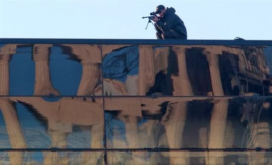 Οι ελεύθεροι σκοπευτές στο μουσείο της Ακρόπολης και η ξενάγηση των υψηλών προσκεκλημένων... - Φωτογραφία 2