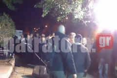 Πάτρα: Καρέ καρέ η επίθεση από αναρχικούς στον Θ. Μασσαρά στο μνημείο «Τεμπονέρα»