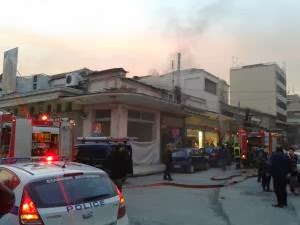 Φωτιά σε ψησταριά στο κέντρο των Τρικάλων - Φωτογραφία 3