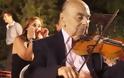 O συγκλονιστικός αποχαιρετισμός στον σπουδαίο Γιώργο Κόρο: Έκλαψαν τα βιολιά που τόσο αγάπησε