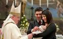 Μωρό εκτός γάμου βάφτισε ο Πάπας [Photos] - Φωτογραφία 3