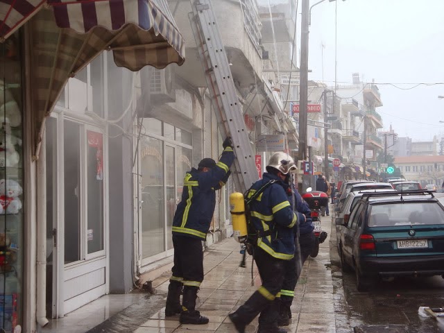 Τυλίχθηκε στις φλόγες ψητοπωλείο στο κέντρο της Ξάνθης - Φωτογραφία 5