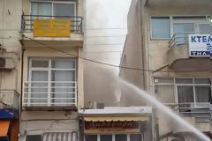 Τυλίχθηκε στις φλόγες ψητοπωλείο στο κέντρο της Ξάνθης