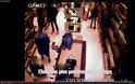 Νεαρή πιάστηκε στην κάμερα να κλέβει πορτοφόλι σε γνωστό κατάστημα της Πάτρας - Φωτογραφία 3