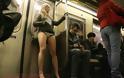Ήταν μια συνηθισμένη ημέρα στο μετρό αλλά χωρίς...παντελόνια! Δείτε πλούσιο φωτογραφικό αφιέρωμα αλλά και video... - Φωτογραφία 4