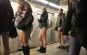 Ήταν μια συνηθισμένη ημέρα στο μετρό αλλά χωρίς...παντελόνια! Δείτε πλούσιο φωτογραφικό αφιέρωμα αλλά και video... - Φωτογραφία 5