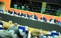 Ο Νότης Μαριάς καταγγέλλει την καταστροφική δράση της τρόικας στην Ελλάδα σε ομιλία του στους Ευρωπαίους Αντιφεντεραλιστες στο ευρωπαϊκό κοινοβούλιο στο Στρασβούργο