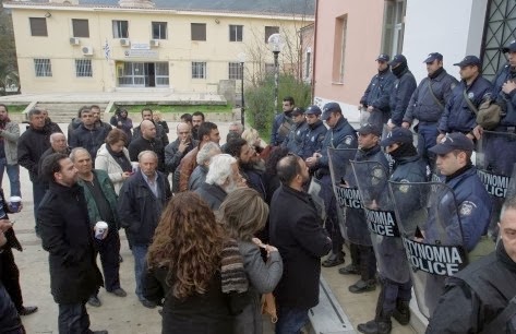 Ισόβια κάθειρξη στον 53χρονο κρεοπώλη - Ένταση στα δικαστήρια - Φωτογραφία 3