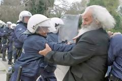 Ξέσπασαν οι συγγενείς μετά την απόφαση στη Νεάπολη για το διπλό φονικό