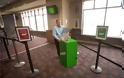 Πράσινοι κάδοι στο αεροδρόμιο του Κολοράντο για να πετούν οι επιβάτες τη μαριχουάνα τους