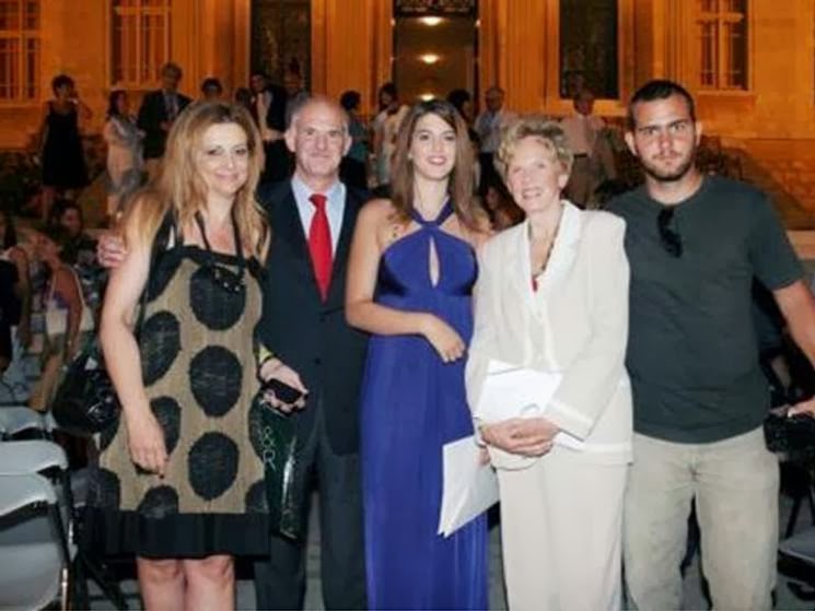 Ο γιος του Γιώργου Παπανδρέου αρραβωνιάζεται με κομμώτρια στην Κρήτη - Φωτογραφία 4