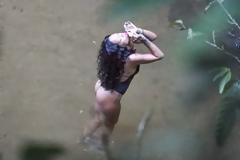 Σέξι νεράιδα της λίμνης η Rihanna