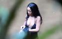 Σέξι νεράιδα της λίμνης η Rihanna - Φωτογραφία 7