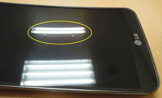 LG G Flex, Αναφορές για πρόβλημα με «φουσκώματα» στην οθόνη - Φωτογραφία 1
