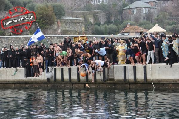 Το Άγιο Όρος εόρτασε τα Θεοφάνεια [video & φωτο] - Φωτογραφία 6