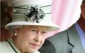 Η μεγάλη ανατροπή: Η βασίλισσα Ελισάβετ παραδίδει τα σκήπτρα στον Κάρολο και την Καμίλα