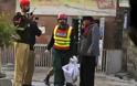Δέκα νεκροί από επίθεση καμικάζι στο Βόρειο Πακιστάν
