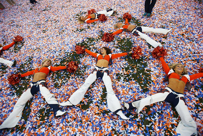 Super Bowl: Η “μάχη” των cheerleaders! - Φωτογραφία 4