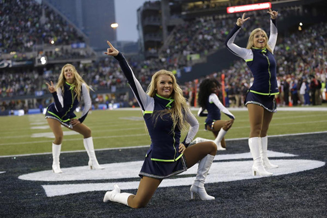 Super Bowl: Η “μάχη” των cheerleaders! - Φωτογραφία 5