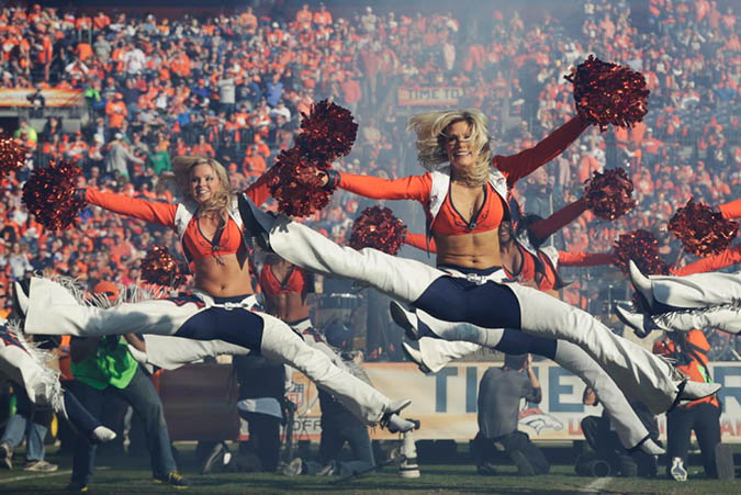 Super Bowl: Η “μάχη” των cheerleaders! - Φωτογραφία 8