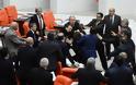 Mποξ στην τουρκική βουλή, για το θέμα της εμπλοκής του γιου του Ερντογάν σε σκάνδαλο διαφθοράς! Ένας βουλευτής στο νοσοκομείο με μαυρισμένο μάτι!!! - Φωτογραφία 2