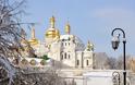 4194 - Άρχισε να σχηματίζεται ουρά Ουκρανών στο Κίεβο για να προσκυνήσουν τα Τίμια Δώρα που φθάνουν το απόγευμα!