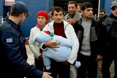 Δάκρυα για τα παιδιά που χάθηκαν στο Φαρμακονήσι και κατηγορίες για το Λιμενικό