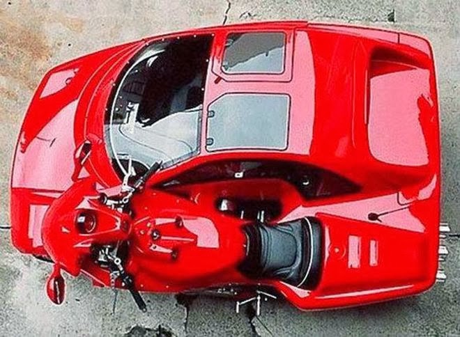 Μοτοσικλέτα και αυτοκίνητο σε μια ...Ferrari - Φωτογραφία 4