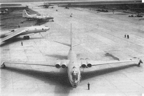 Αεροσκάφη στρατηγικού βομβαρδισμού Μ-4: Το «όπλο πυρηνικών αντιποίνων» της ΕΣΣΔ - Φωτογραφία 2