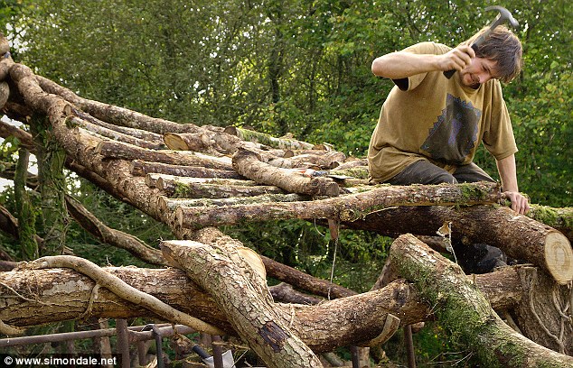 Το σπίτι των Hobbit του Άρχοντα των Δαχτυλιδιών, κατασκεύασε Ουαλλός! (photos) - Φωτογραφία 2