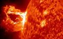 Δείτε τις συγλονιστικές εικόνες που κατέγραψε η Nasa από ηλιακή έκρηξη [ΒΙΝΤΕΟ]