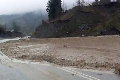 Κατολίσθηση στο δρόμο για την σήραγγα. Από παρακαμπτήριο η κίνηση, μέσω Αγίου Νικολάου