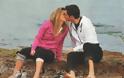 Τα καυτά φιλιά της Έρρικας Πρεζεράκου με το αμόρε της στην παραλία ( Photos ) - Φωτογραφία 2
