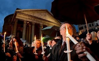 Ρώμη: Διαδήλωσαν για τις «αυτοκτονίες της κρίσης» - Φωτογραφία 1