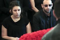 O κόσμος θρηνεί για τον Δημήτρη Μητροπάνο