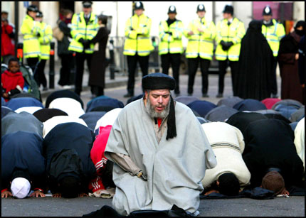 Η ανερχόμενη Ημισέληνος: Η επικράτηση του Ισλάμ τις επόμενες δεκαετίες στην Ευρώπη; - Φωτογραφία 1