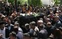 Χιλιάδες άνθρωποι είπαν το τελευταίο «αντίο» στον Δημήτρη Μητροπάνο