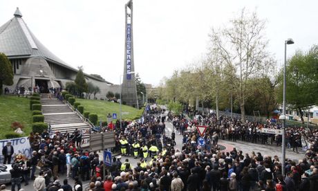 Πάνω από 10.000 άτομα στην κηδεία του Μοροζίνι - Φωτογραφία 7