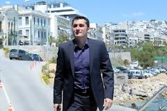 ΤΙ ΛΕΝΕ ΤΑ ΔΙΕΘΝΗ ΜΜΕ ΓΙΑ ΤΗΝ ΑΠΟΧΩΡΗΣΗ ΒΑΛΒΕΡΔΕ ΑΠΟ ΤΟΝ ΟΛΥΜΠΙΑΚΟ